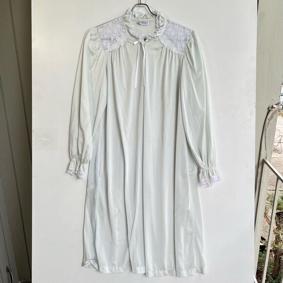 Vintage Miss Elaine Sheer Mint Robe with Lace Trim - Button Down - Picture 10 of 12